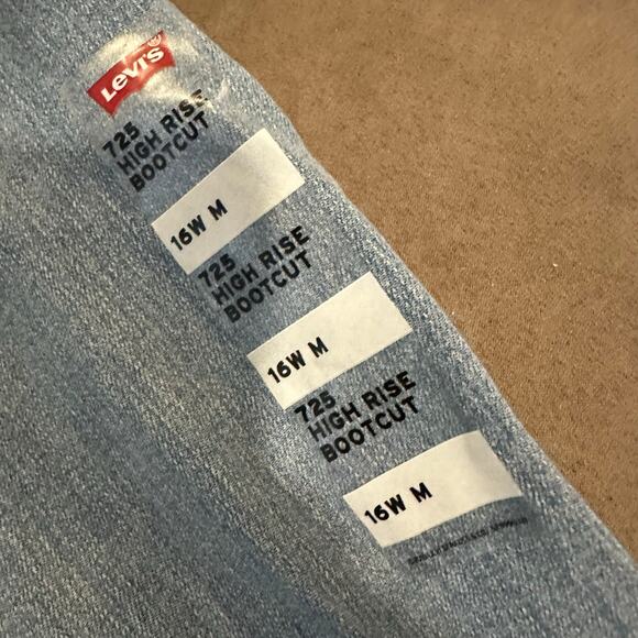 NWT Levi's High Rise Bootcut 725 Jeans Raw Hem Light Wash Women's Size 16 16W - Picture 12 of 12